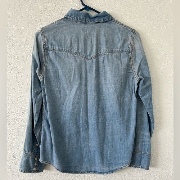 J crew perfect western denim snap shirt. Womens size 6 - Picture 3 of 3